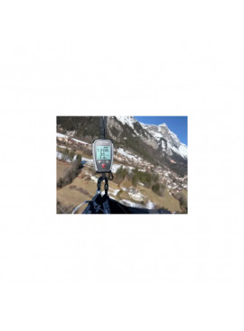 Syride Alti V4 en vuelo - vista con fondo de montaña 1
