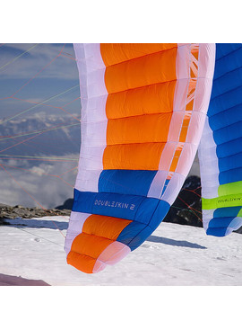 Detalle de las puntas alares de la vela de parapente Nova Doubleskin 2